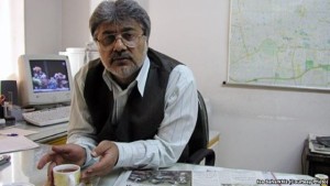 issa saharkhiz dar manzelash